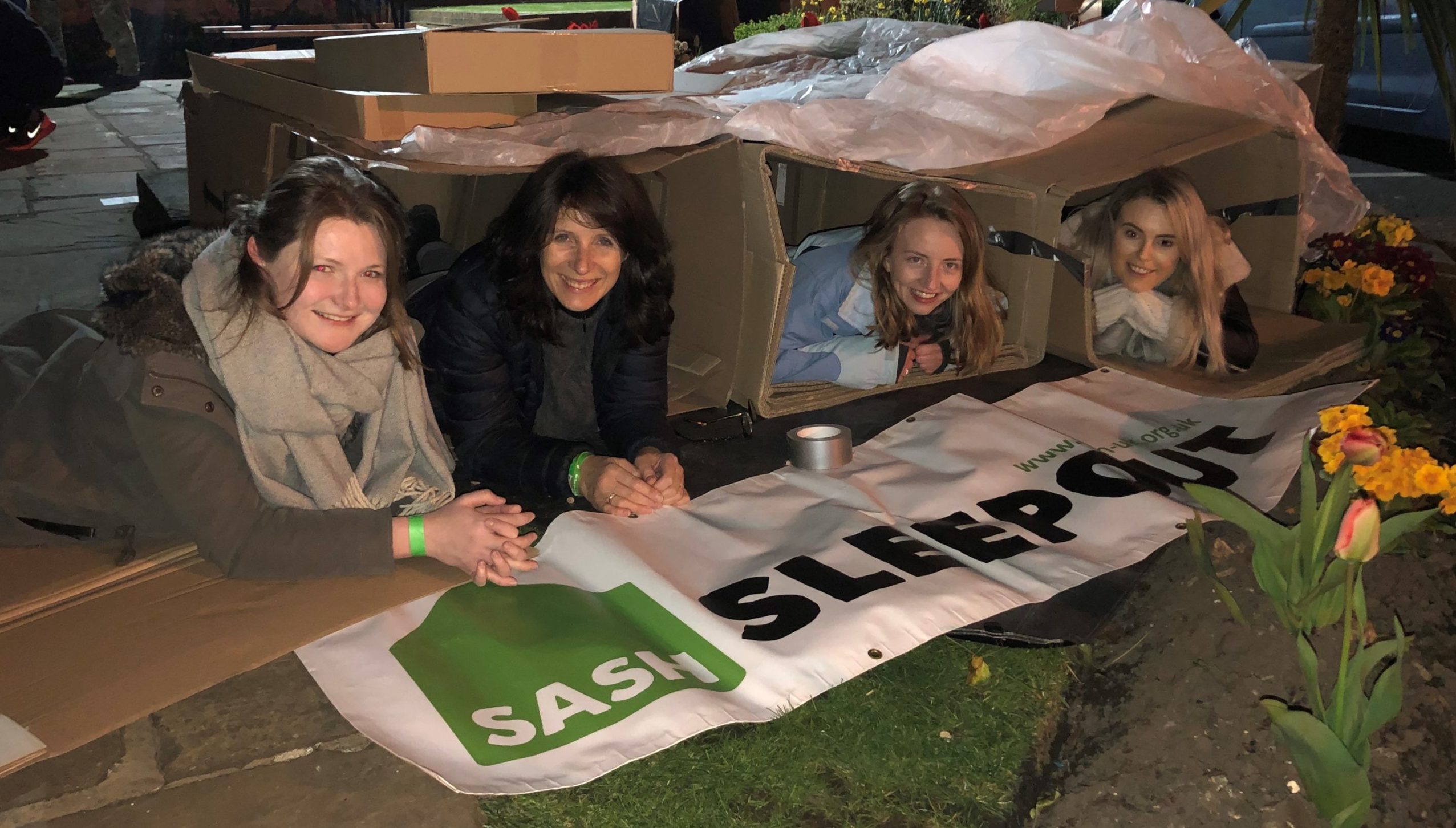 Intandem-team-in-shelter-boxes-for-sash-sleepout